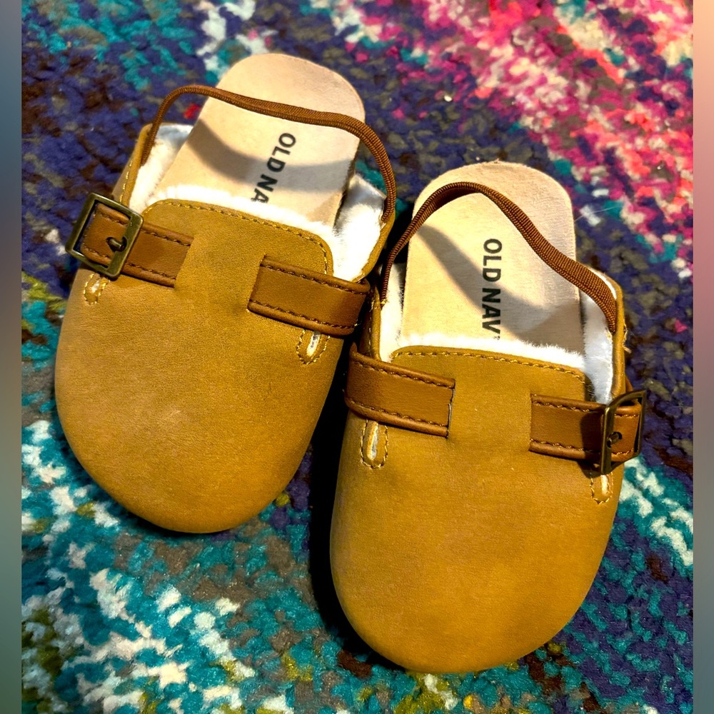 Unisex Tan Fur Lined Mules